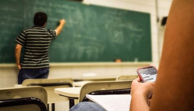 Οριστικά εκτός σχολείων κινητά &amp; tablets -Δείτε την εγκύκλιο