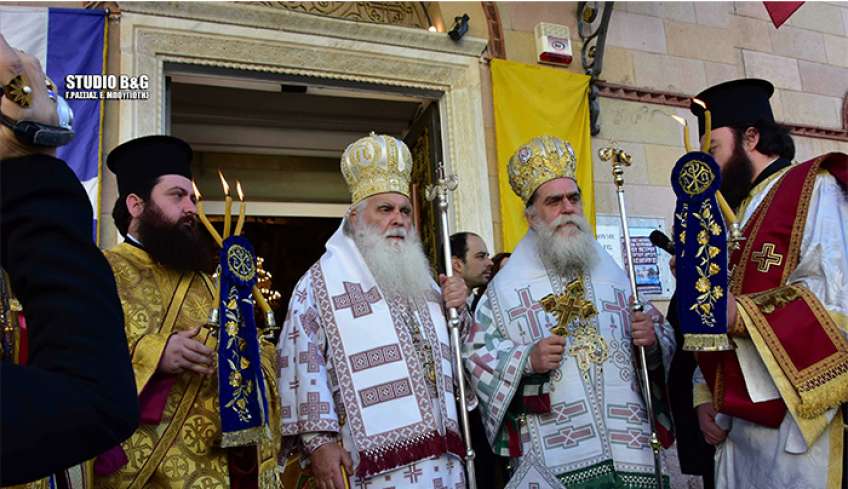 Ευλογία για το Άργος η περιφορά των Ιερών Λειψάνων του Αγίου Πέτρου του Θαυματουργού (ΦΩΤΟ-ΒΙΝΤΕΟ)