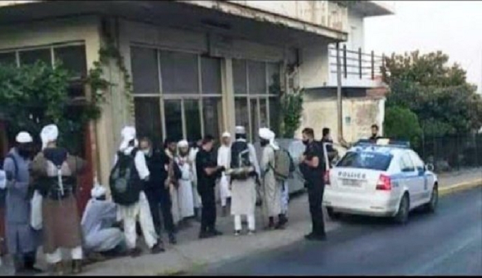 Καλαμάτα: Μυστήριο με 13 τουρίστες με μουσουλμανικές φορεσιές - Στα χέρια της ΕΛ.ΑΣ