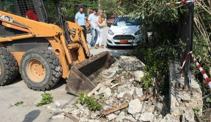 Από έναν... μαντρότοιχο στη Χαλκιδική ξεκίνησε η «μάχη» με τα αυθαίρετα