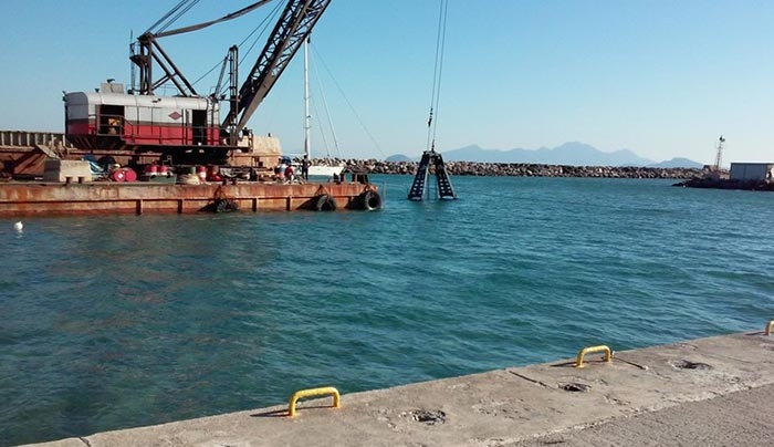 "Ξεκίνησαν τα έργα στο λιμάνι της Καρδάμαινας" (ΦΩΤΟ)