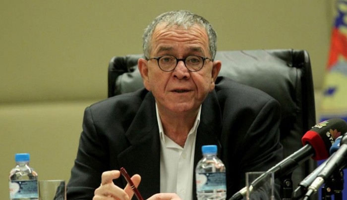 Επιπλέον 100.000 αιτήσεις για πρόσφυγες παρήγγειλε ο Γ. Μουζάλας