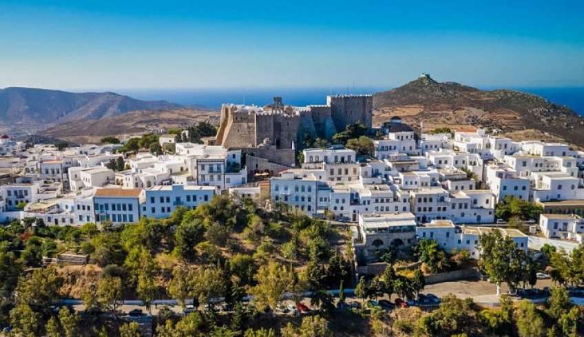 Η Πάτμος στην κορυφή των προορισμών για τον Δεκαπενταύγουστο – Πολύ δυνατή χρονιά για τον Τουρισμό, δηλώνει ο Δήμαρχος Λ. Πέντες