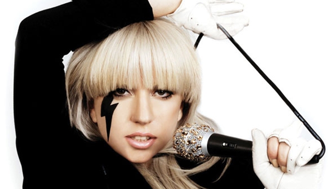 Το μήνυμα της Lady Gaga λίγο πριν τη συναυλία στη χώρα μας! (VIDEO)