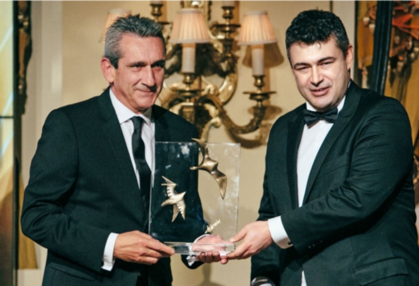 Βράβευση του Περιφερειάρχη, Γιώργου Χατζημάρκου, στην τελετή των Χρυσών Σκούφων 2019, για την κατάκτηση του τίτλου “Νότιο Αιγαίο – Γαστρονομική Περιφέρεια της Ευρώπης 2019”