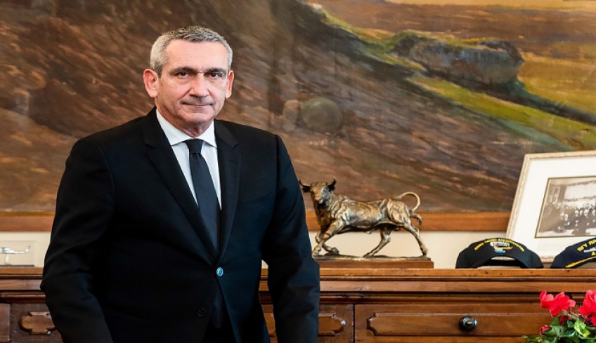 Γ. Χατζημάρκος: “Κύριε Γλυνέ, επαναλαμβάνετε τον Μαρτίνη με χρονοκαθυστέρηση. Είστε σίγουρος ότι αυτό σας τιμά;”