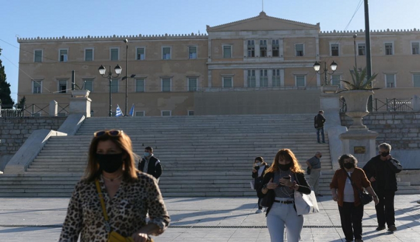 Κορονοϊός: Καμία απόφαση για τις μάσκες – Την επόμενη εβδομάδα θα επαναξιολογηθεί