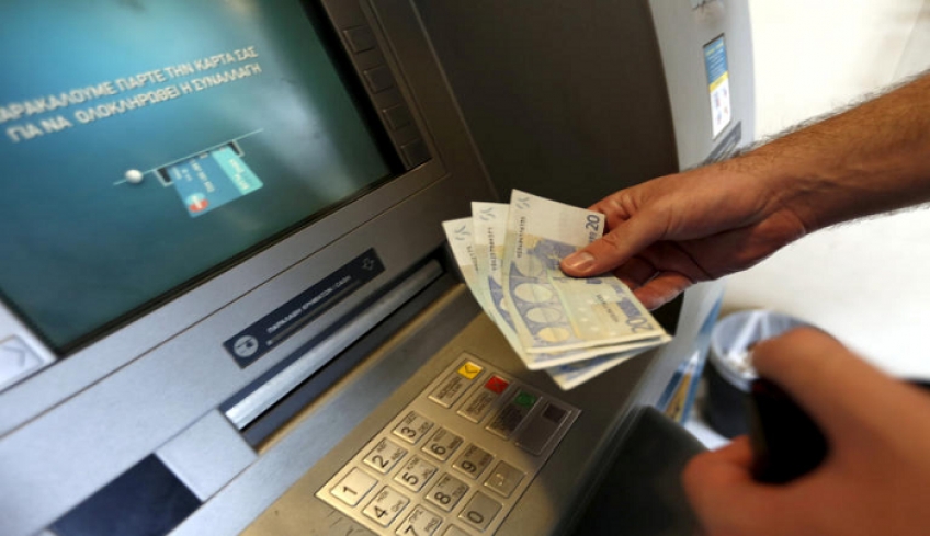Συντάξεις και επιδόματα πληρώνονται πριν τα Χριστούγεννα