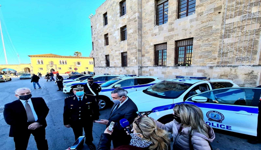 Με δέκα νέα οχήματα ενισχύθηκε η Αστυνομική Διεύθυνση Ρόδου μέσα από τους ευρωπαϊκούς πόρους της Περιφέρειας