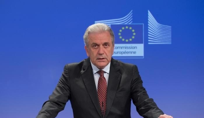 Ο Αβραμόπουλος «άδειασε» την κυβέρνηση για τις ΜΚΟ..