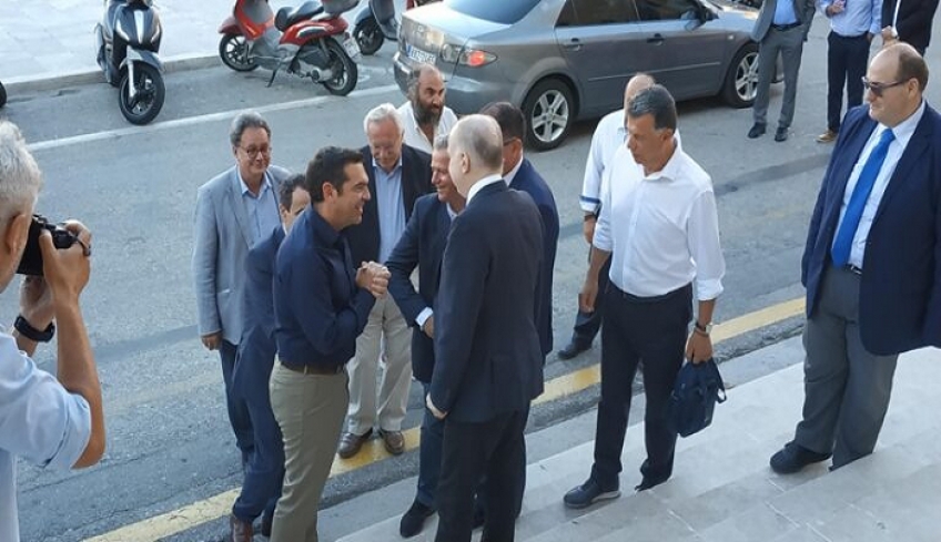 Με τους δημάρχους των νησιών συναντήθηκε ο Αλέξης Τσίπρας