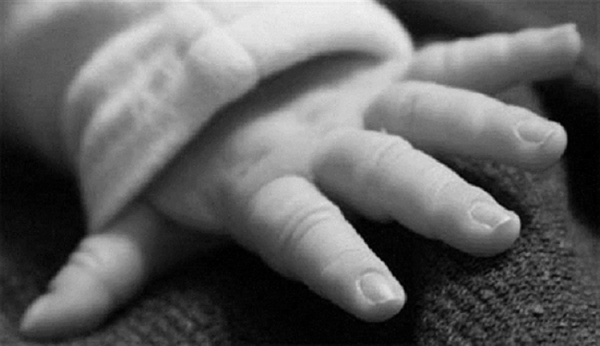 Πήγαν να πουλήσουν μωρό για 5.000 ευρώ -Πώς «καρφώθηκαν»