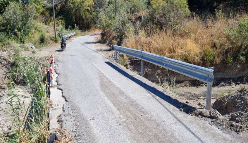 Σε εξέλιξη η τοποθέτηση μπαρών ασφαλείας στο γεφύρι του Αγ.Νεκταρίου