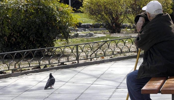 Μετά το ΕΚΑΣ, κόβουν και το «Κατ΄Οίκον Βοήθεια»