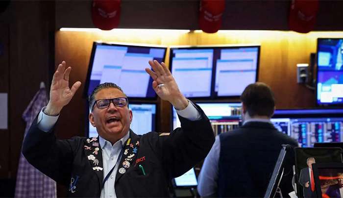 Κατάρρευση στη Wall Street: Καπνός έγιναν 5 τρισ. δολάρια σε 2 ημέρες – Στα 9,6 τρισ. οι απώλειες μετά την άνοδο του Τραμπ
