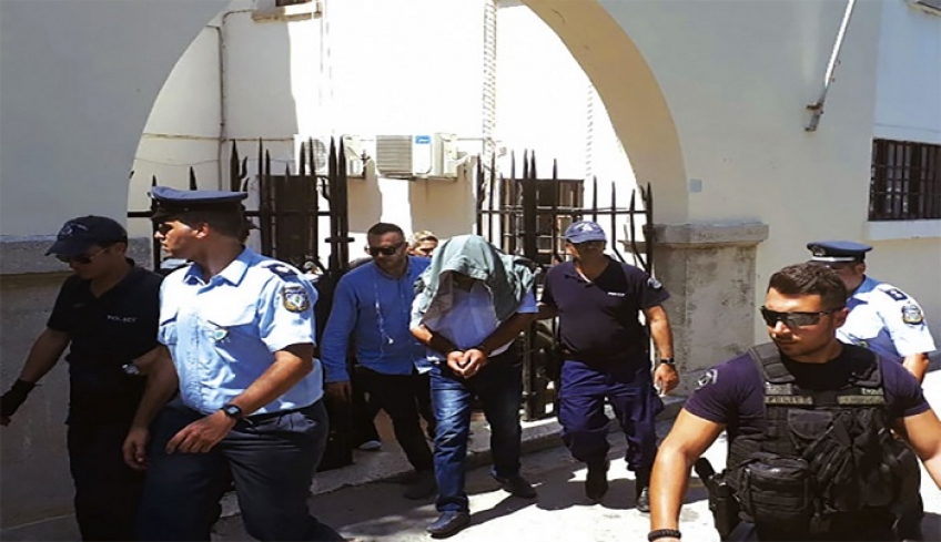 Παραπέμπονται σε δίκη οι γονείς «τέρατα» της Λέρου – Θύματά τους τα παιδιά τους 8 και 14 ετών
