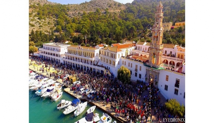 Κοσμοσυρροή στον Πανορμίτη από κάθε γωνιά του κόσμου!