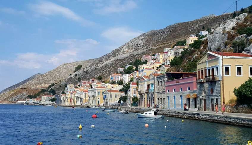 Συλλήψεις παράνομων μεταναστών στο λιμάνι της Σύμης