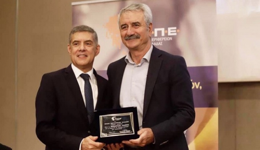 Τιμήθηκε ο πρώην περιφερειάρχης Γιάννης Μαχαιρίδης