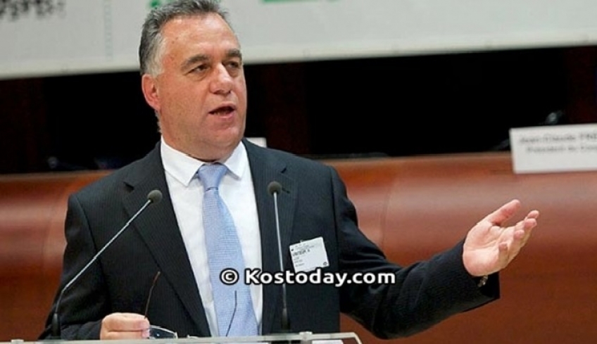 ΓΙΩΡΓΟΣ ΚΥΡΙΤΣΗΣ :“Η παρέμβαση τουΓιάννη Ζερβού είναι θετική και ρεαλιστική. Ο Δήμος και τοΛιμενικό Ταμείο προχωρούνσε αισθητικές παρεμβάσεις για την αποκατάσταση των ζημιών στο εσωτερικό λιμάνι.”