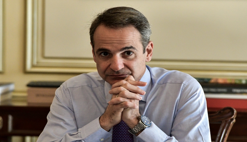 Μητσοτάκης: «Το φως της Ανάστασης θα φωτίζει το δρόμο μας»