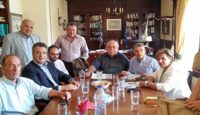 Συνάντηση της ΕΝΠΕ με τον Νίκο Βούτση – Τι ζήτησαν οι Περιφερειάρχες
