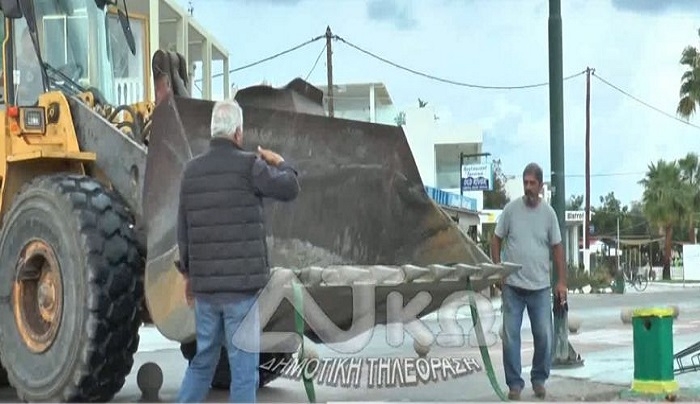 Σ Καμπουράκης συνεχίζεται ο καθαρισμός και η διευθέτηση των χειμάρρων στις εκβολές προς την θάλασσα είμαστε στο 80% του συνόλου των παρεμβάσεων