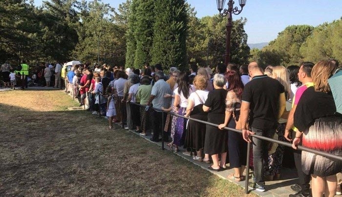 Προσκύνημα χιλιάδων πιστών στον τάφο του Αγίου Παϊσίου - ΒΙΝΤΕΟ