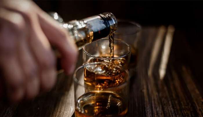Στο νοσοκομείο ανήλικο παιδί μετά από κατανάλωση αλκοόλ στη Ρόδο - Συνελήφθη 50χρονος