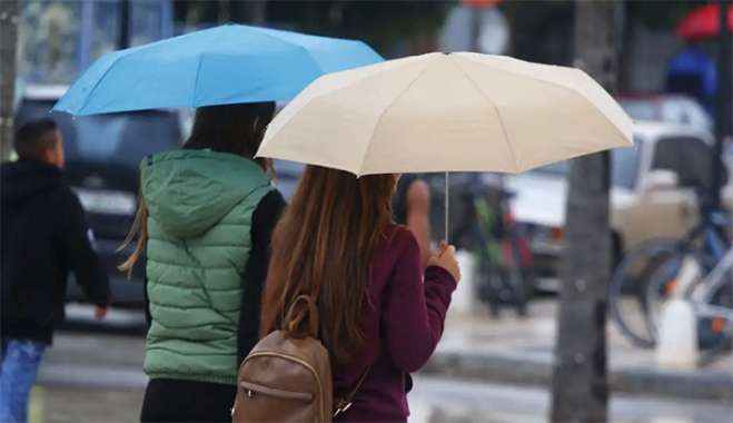 Αίθριος ο καιρός σήμερα σχεδόν σε όλη τη χώρα: Βροχές και καταιγίδες σε Δωδεκάνησα και Κρήτη – Στους 28 βαθμούς η θερμοκρασία