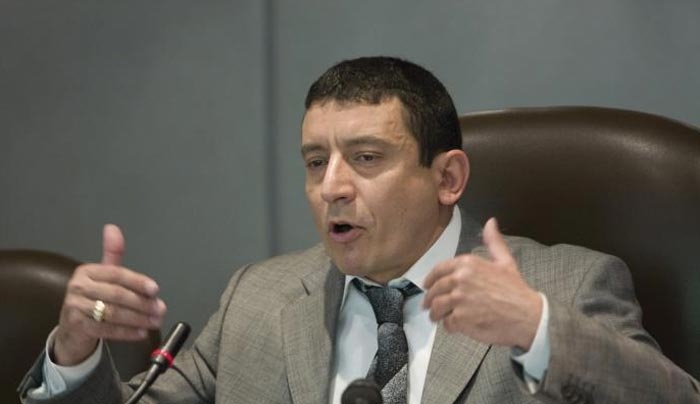 «Βόμβες» Κρητικού: Θα βγαίνουν ακίνητα  στο… σφυρί έναντι πινακίου φακής