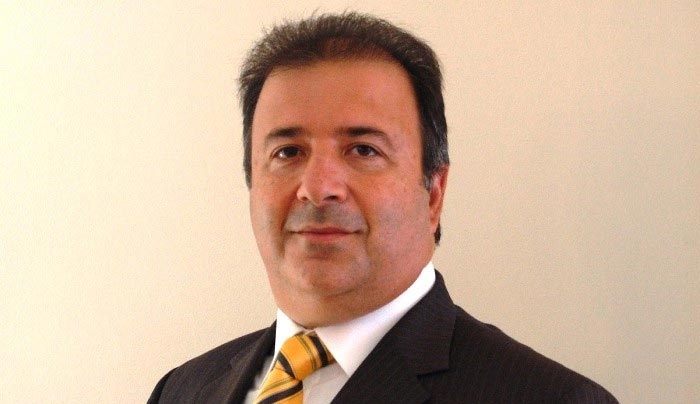 Μηνάς Χατζημιχαήλ: ΖΟΥΜΕ ΕΝΑ ΘΕΑΤΡΟ ΤΟΥ ΠΑΡΑΛΟΓΟΥ