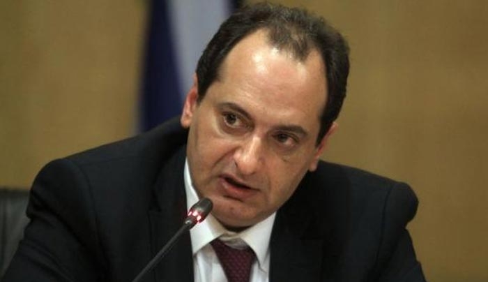 Σπίρτζης: Δεν θα κοπεί καμία άγονη αεροπορική γραμμή