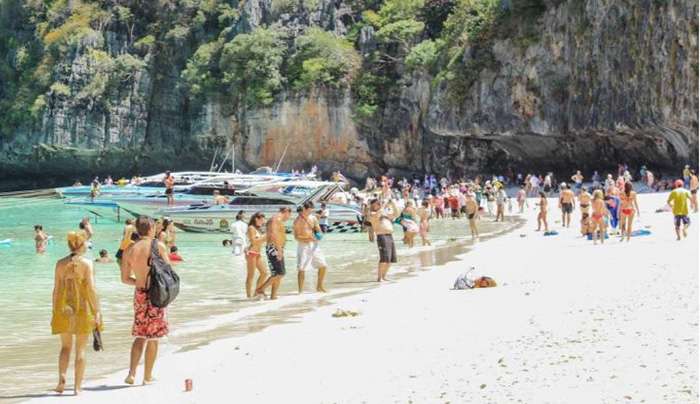 Ποια χώρα βάζει “μπλόκο” σε βίζες από την άσχημη συμπεριφορά τουριστών