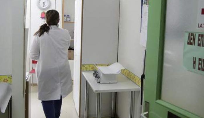 Νοσοκομεία δανείζονται γιατρούς και υλικά το ένα από το άλλο για να αντέξουν