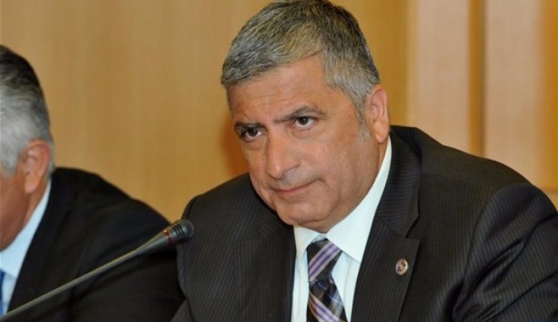 Πατούλης: Πρέπει να αποσυνδεθεί το προσφυγικό από τα νησιά