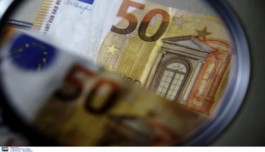 Η κυβέρνηση σκέφτεται νέα... δώρα Χριστουγέννων μετά το διπλό ΚΕΑ