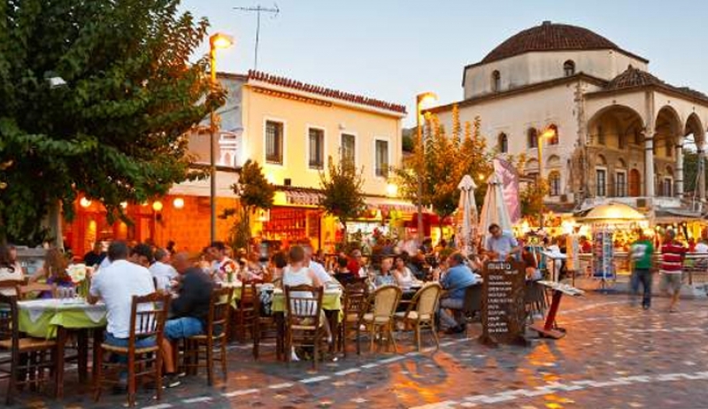 Εκαναν τους τουρίστες, ζητούσαν οδηγίες, έσπρωχναν -Ετσι έκλεβε πορτοφόλια η σπείρα πορτοφολάδων