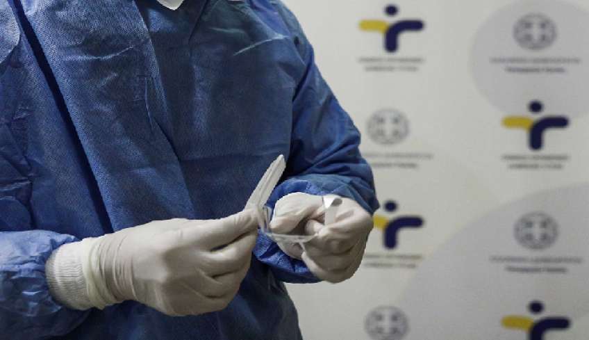 Κορωνοϊός: 15.498 νέα κρούσματα σήμερα, 13 θάνατοι και 97 διασωληνωμένοι