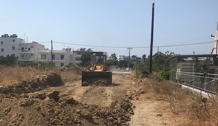 Ξεκίνησε το έργο διάνοιξη και ασφαλτόστρωση οδών στη Δ.Κ. Καρδάμαινας