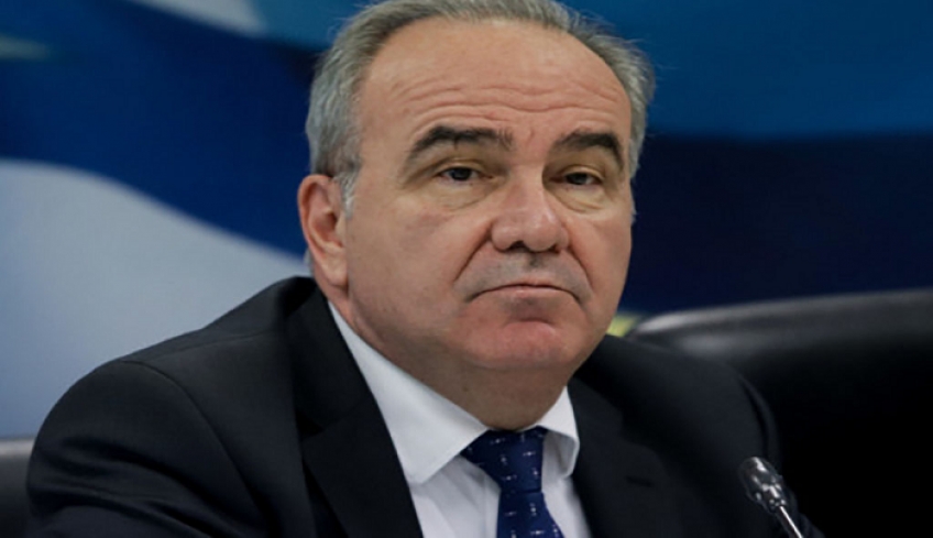 Διευκρινίσεις υφ. Ανάπτυξης: Οι αποστάσεις των τραπεζιών, πώς θα λειτουργήσουν οι παραλίες, πώς μπορεί κάποιος να μεταβεί σε νησί για εργασία