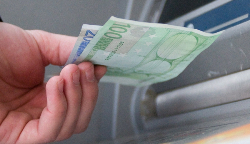 Capital controls: Νέο όριο ανάληψης -Πόσα χρήματα θα μπορείτε να βγάλετε