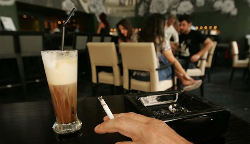 Στο ΣτΕ κατά του αντικαπνιστικού νόμου οι καταστηματάρχες