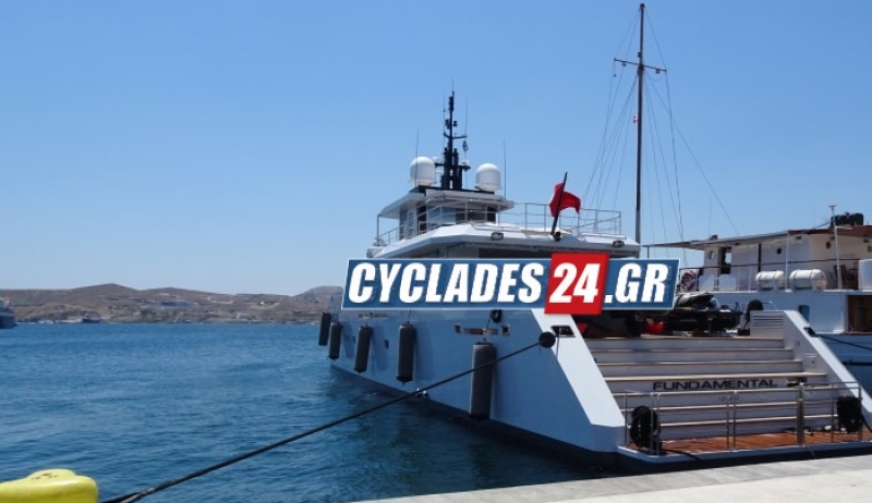 Στη Σύρο η θαλαμηγός των 11 εκατ. ευρώ που έχει πάρει βραβείο ντιζάιν [εικόνες]