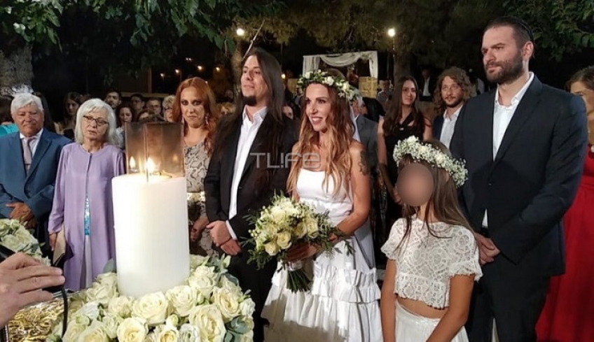 Παντρεύτηκε η Ευρυδίκη -Το εντυπωσιακό νυφικό διά χειρός Κουδουνάρη [βίντεο]