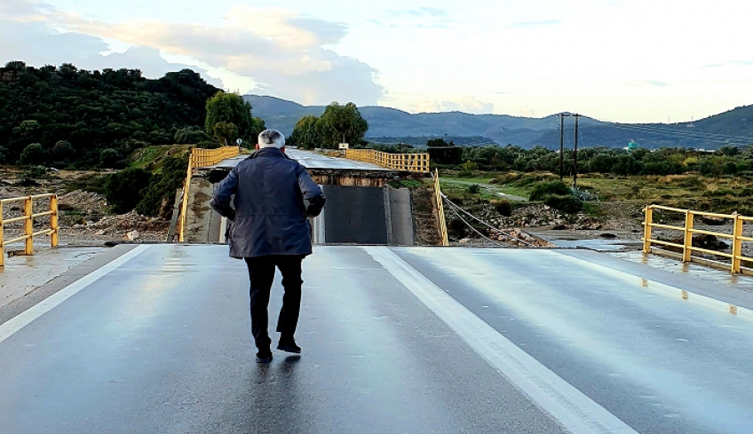 Γ. Χατζημάρκος: Αυτή η γέφυρα, κατέρρευσε χωρίς να κινδυνεύσει κανείς, παίρνοντας μαζί με την ιστορία της και τον μύθο του πολιτικού κόστους.