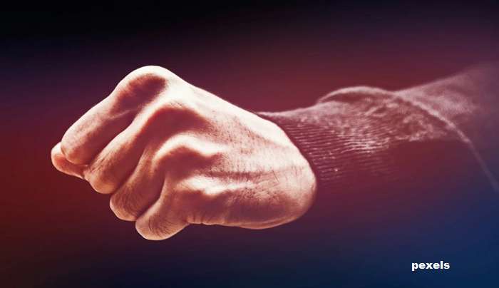 Θεσσαλονίκη: Αναρχικοί ξυλοφόρτωσαν 24χρονο που φέρεται να ασελγούσε σε ανήλικη