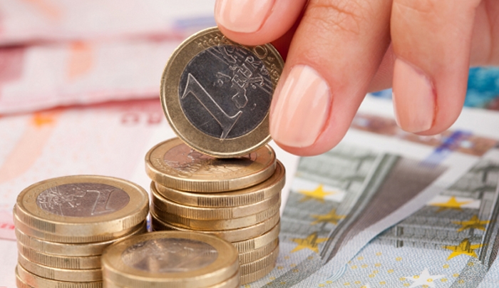 Σενάρια έκτακτης εισφοράς και για τα εισοδήματα κάτω των 2.000 ευρώ
