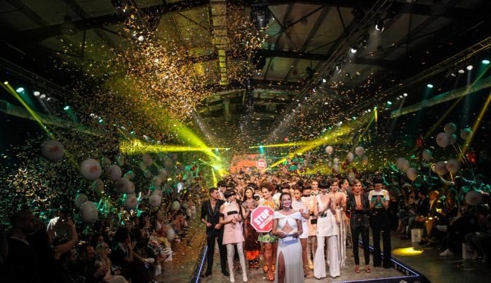 Τα καλύτερα στιγμιότυπα από το Madwalk - ΒΙΝΤΕΟ