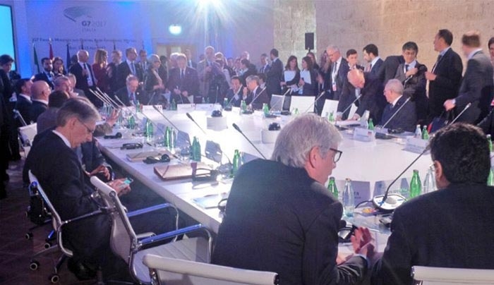 Λαγκάρντ: Θέλουμε συγκεκριμένη λύση για το χρέος - Σόιμπλε: Ό,τι προβλέπει η συμφωνία του '16